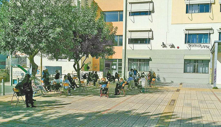 ΜΕΤ’ ΕΜΠΟΔΙΩΝ ΤΟ ΑΝΟΙΓΜΑ: Συνεδρίαση καθηγητών σε… απόσταση
