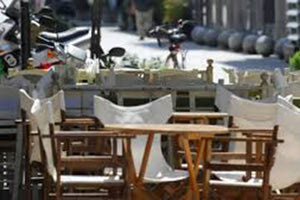 ΚΑΤΑΣΤΗΜΑΤΑΡΧΕΣ ΗΡΑΚΛΕΙΟΥ: Και έκπτωση τελών και αύξηση  τετραγωνικών