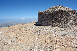 Στον “Τίμιο Σταυρό” την ψηλότερη κορυφή της Κρήτης στον Ψηλορείτη