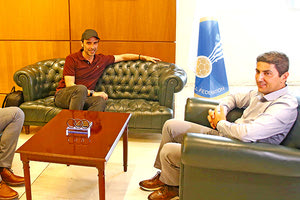 από τη συνάντηση του Μηνά Λυσάνδρου και του Ηλία Πουρσανίδη με τον Λευτέρη Αυγενάκη