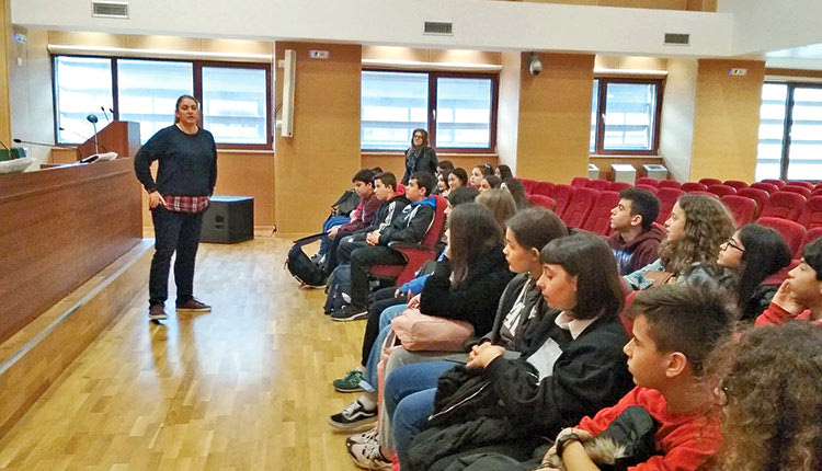Πρόγραμμα Φιλαναγνωσίας με τίτλο: «Ταξιδεύοντας στον κόσμο τού βιβλίου» για την Α΄ και Β΄ τάξη του Πειραματικού Γυμνασίου Ηρακλείου