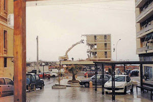 Η φωτογραφία της ημέρας: Εργασίες κατεδάφισης του Ξενία στην παραλιακή του Ηρακλείου