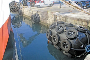 Νέα ελαστικά προσκρουστήρων στο λιμάνι του Ηρακλείου