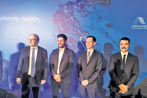 Ο Δήμαρχος Μαλεβιζίου Μενέλαος Μποκέας από την τελετή για την υπογραφή της ηλεκτρικής διασύνδεσης Κρήτης – Αττικής