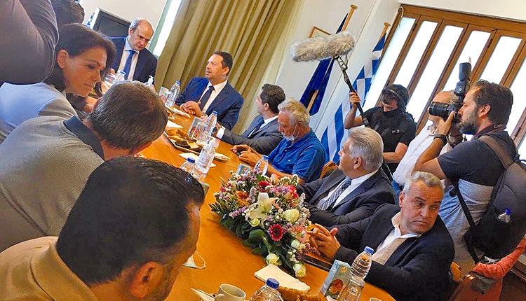 Τον Οργανισμό Λιμένος Ηρακλείου  επισκέφθηκε στο πλαίσιο της επίσκεψης του στην Κρήτη, ο υπουργός Περιβάλλοντος και Ενέργειας  κ. Κωστής Χατζηδάκης.