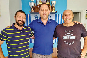 Ο νέος τεχνικός του Πόρου κ. Κρασανάκης, με τον αντιπρόεδρο της ομάδας κ. Μαρκάκη