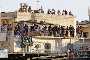 γεμάτες οι ταράτσες στο “Γεντί Κουλέ”