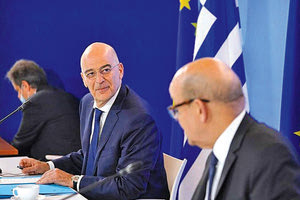 Συνάντηση του Υπουργού Εξωτερικών Νίκου Δένδια, με τον Γάλλο ομόλογο του Ζαν – Ιβ Λε Ντριάν