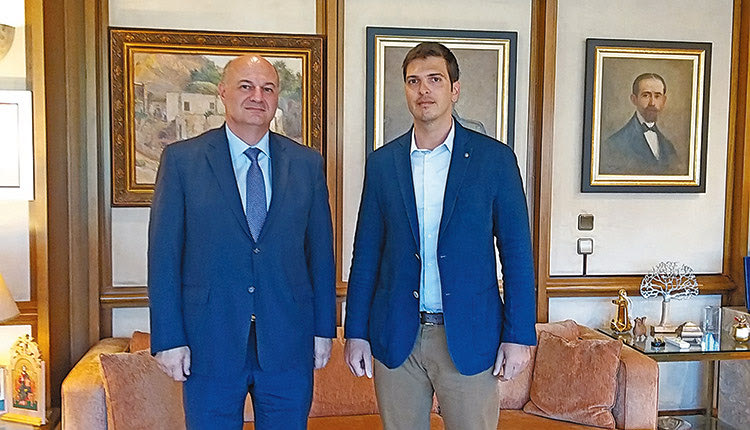 Ο υπουργός Δικαιοσύνης Κ. Τσιάρας με τον Αλ. Μαρκογιαννάκη
