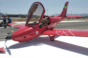 στο αεροδρόμιο Ηρακλείου όταν κατά την τροχοδρόμηση μετά την  προσγείωση μικρού μονοκινητήριου αεροσκάφους έσπασε ο μπροστινός τροχός.