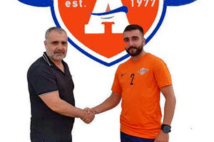 Ο Γενιτσαρίδης με το μέλος του ΔΣ και της επιτροπής μεταγραφών Γιάννη Κάββαλο