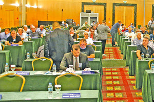 Στιγμιότυπα απο τη χθεσινή γενική συνέλευση της ΕΠΟ