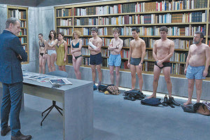 Ο Κρητικός ηθοποιός Μ. Μαυροματάκης σε σκηνή από την ταινία "Les Traducteurs"