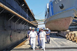 Στις εγκαταστάσεις του Ναυστάθμου Κρήτης  βρέθηκε ο αρχηγός ΓΕΝ που επισκέφθηκε τα πλοία σε επισκευή