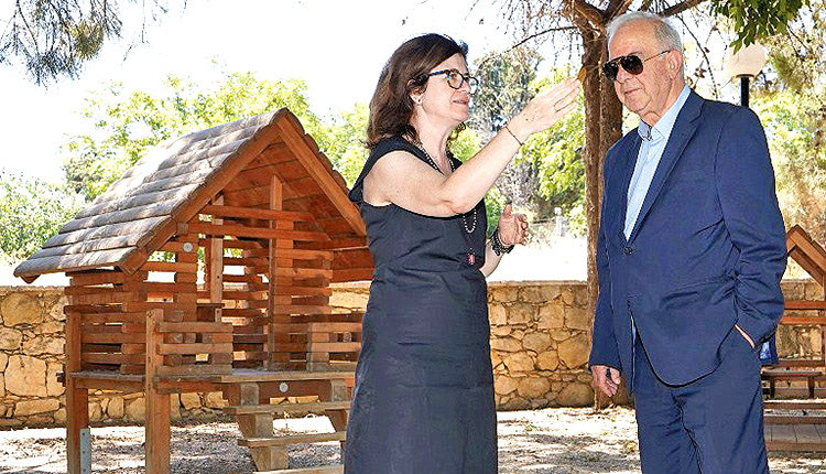 Από την επίσκεψη του δημάρχου στην Παιδική χαρά της Κνωσού