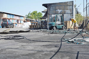 πυρκαγιά σε επιχείρηση με οικοδομικά και μονωτικά υλικά, που θα μπορούσε να έχει καταστρέψει ολόκληρη την περιοχή του Γιόφυρου.