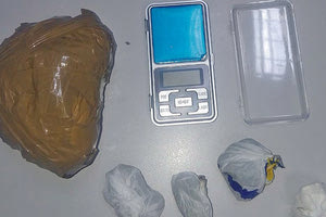 συνελήφθησαν στα Χανιά για κατοχή και διακίνηση ναρκωτικών ουσιών.