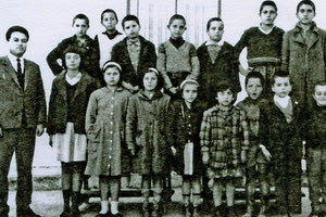 Ο κ. Γεώργιος Κρασανάκης στο σχολείο του χωριού του