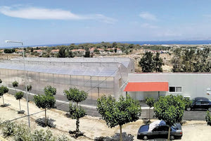 το πρόγραμμα “life” που υλοποιεί ο ΕΣΔΑΚ με σκοπό ανάπτυξη μιας ολοκληρωμένης διεργασίας παραγωγής ζωοτροφών από τα υπολείμματα τροφίμων (κουζίνας και τραπεζαρίας) κυρίως 5άστερων και 4άστερων ξενοδοχείων