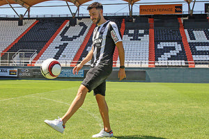 Γεύση από “Γεντί Κουλέ” πήρε χθες ο νέος ποδοσφαιριστής του ΟΦΗ Αντριάν Σαρδινέρο