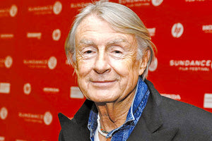 Ο Τζόελ Σουμάχερ, ο οποίος από ενδυματολόγος έγινε σκηνοθέτης των ταινιών «St. Elmo’s Fire», «The Lost Boys» και «Falling Down» καθώς και δύο φιλμ «Batman», πέθανε