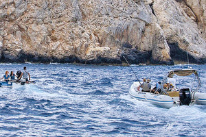 κινηματογραφικά γυρίσματα διεθνούς παραγωγής στην Ελλάδα ξεκίνησαν προχθες, στο νησί της Αμοργού από την Heretic των Γιώργου Καρναβά και Κωνσταντίνου Κοντοβράκη.