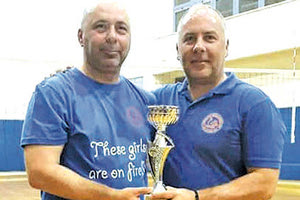 Ο κ. Μενδρινός (δεξιά) με τον κ. Προύφα