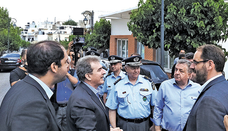 ο περιφερειάρχης Κρήτης Σταύρος Αρναουτάκης