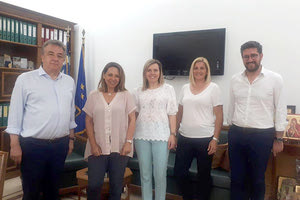 Τηλεδιάσκεψη, στο πλαίσιο σύστασης του «Κέντρου Εθελοντισμού της Περιφέρειας Κρήτης για τη Βιώσιμη Ανάπτυξη πραγματοποιήθηκε υπό την προεδρία της εντεταλμένης συμβούλου εθελοντισμού Γεωργίας Μηλάκη.