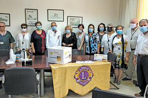 Η Λέσχη Λάιονς “Κνωσός” παρέδωσε στο Διαβητολογικό τμήμα του Βενιζελείου Νοσοκομείου μία φορητή κάμερα βυθού και ένα Doppler