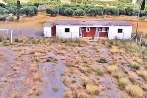 Εικόνες εγκατάλειψης στο γήπεδο των Ρουσσοχωρίων