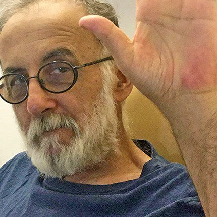 Θάνος Μικρούτσικος