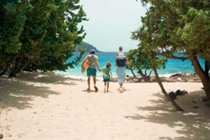 H νέα καμπάνια της η TUI Βρετανίας που έκανε τα γυρίσματά της στην Κρήτη.