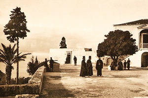 Η φωτογραφία της ημέρας: 1919. Ιερά Μονής του Αγίου Ιωάννη του Θεολόγου στην Πρέβελη