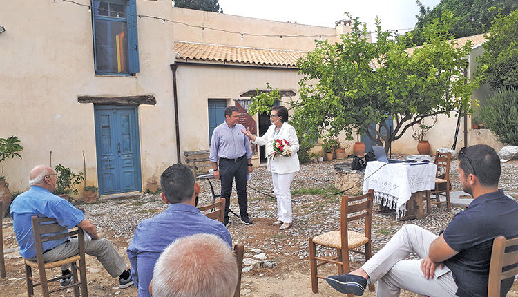 Στην Ιερά Μονή Παναγίας Γκουβερνιώτισσας ,όπου έγινε ξενάγηση και διάλεξη ολοκληρώθηκε προχθες το απόγευμα το μαθησιακό πρόγραμμα «Ξενάγηση στο Κρητικό Παρελθόν» με τη διαπρεπή επαγγελματία ξεναγό και συγγραφέας, κ. Αθηνά Ν. Κυριακάκη – Σφακάκη