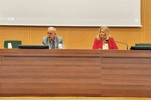 οι γενικοί γραμματείς των Δήμων της Κρήτης σε συνάντηση εργασίας που έγινε στην αίθουσα εκδηλώσεων της Βικελαίας Δημοτικής Βιβλιοθήκης