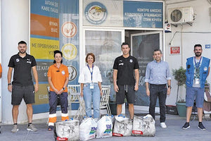 οι ποδοσφαιριστές της της ΠΑΕ ΟΦΗ  δώρισαν στο “Χαμόγελο του Παιδιού” τα χρήματα που συγκεντρώθηκαν από τα πρόστιμα