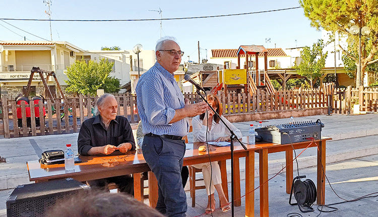 Ο πρόεδρος του Περιφερειακού Συμβουλίου κ. Μπαριτάκης στην εκδήλωση για τα πρακτικά του συνεδρίου για τη Μάχη της Κρήτης και τα πολεμικά αεροδρόμια