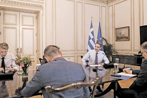 ο πρωθυπουργός, κατά τη διάρκεια της διευρυμένης σύσκεψης για την αποφυγή διάδοσης του κοροναϊού που πραγματοποιήθηκε χθες το απόγευμα στο Μέγαρο Μαξίμου.