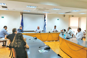 Μετά την ομιλία στα Επιμελητήρια ο Ευκλείδης Τσακαλώτος