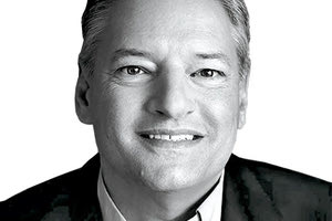 ΤΕΝΤ ΣΑΡΑΝΤΟΣ: O Ελληνοαμερικανός πίσω από το τιμόνι του Netflix