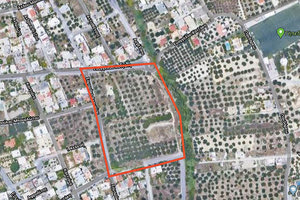 Τέρμα στην οδό Χρυσούλας Μπουρλώτου στον Άγιο Ιωάννη βρίσκεται το οικόπεδο (το σχεδιάγραμμα που φαίνεται στην φωτογραφία) που ο δήμος Ηρακλείου θέλει να κατασκευαστεί το κλειστό κολυμβητήριο