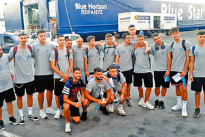 Η ομάδα του «Ηράκλειο» κατά την αναχώρησή της για τον Πειραιά