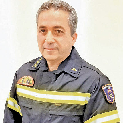 ο πρόεδρος της Ένωσης Υπαλλήλων Πυροσβεστικού Σώματος Περιφέρειας Κρήτης Μ. Αντωνακακης