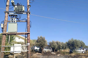 “Ύποπτοι” οι πυλώνες της ΔΕΔΔΗΕ για τις πυρκαγιές στα Δύο Αοράκια