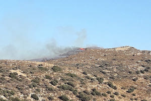 μεγάλη φωτιά που ξέσπασε χθες σε  χορτολιβαδική έκταση, στη θέση Καρύδι του Δήμου Αγίου Νικολάου