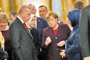 Τον καταλυτικό ρόλο της Γερμανίας στην εξισορρόπηση της έντασης στην ανατολική Μεσόγειο, επιθυμεί να τονίσει η γερμανική πλευρά.