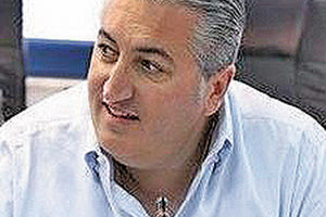 Μιχάλης Μπούσης