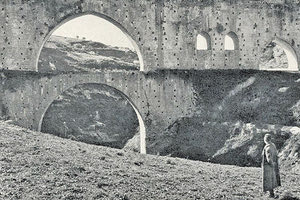 Η φωτογραφία της ημέρας: Στα Σπήλια το 1929, όταν τίποτα δεν είχε χτιστεί