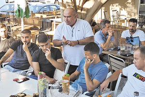 Με τη δυναμική παρουσία του Αντώνη Παπαδάκη πραγματοποιήθηκε στο εστιατόριο «AVLI» η πρώτη συγκέντρωση της Δαμάστας